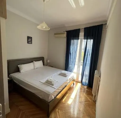 Beautiful 2-Bedroom Close To Metro